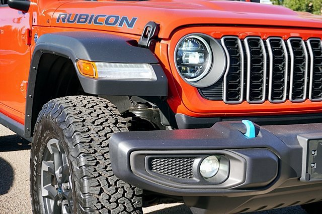 Certified 2025 Jeep Wrangler Unlimited Rubicon 4xe w/ Convenience Group AWD/4WD image 12