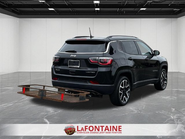 Used 2020 Jeep Compass Limited w/ Premium Lighting Group AWD/4WD image 5