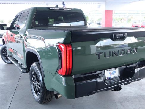 Used 2022 Toyota Tundra SR5 w/ SR5 Premium Package RWD image 7