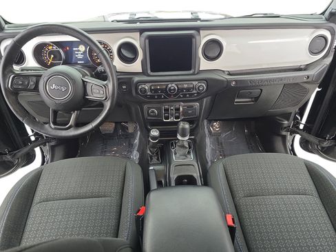 Used 2021 Jeep Wrangler Unlimited Islander image 9