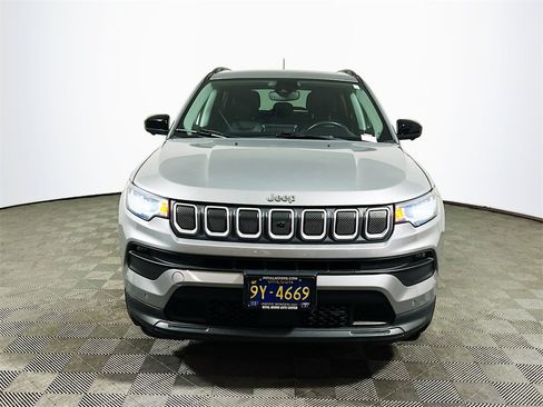 Used 2022 Jeep Compass Latitude w/ Sun and Sound Group image 3