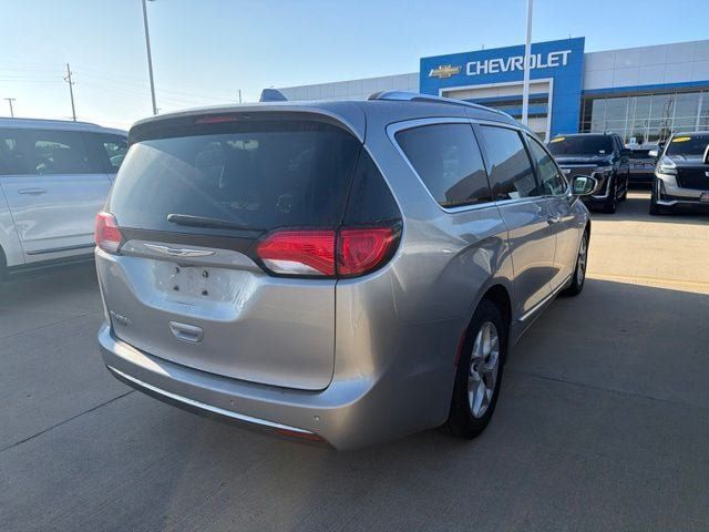 Used 2018 Chrysler Pacifica Touring-L Plus w/ Tire & Wheel Group FWD image 5