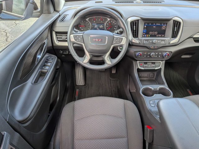 Used 2024 GMC Terrain SLE w/ Driver Convenience Package FWD image 16