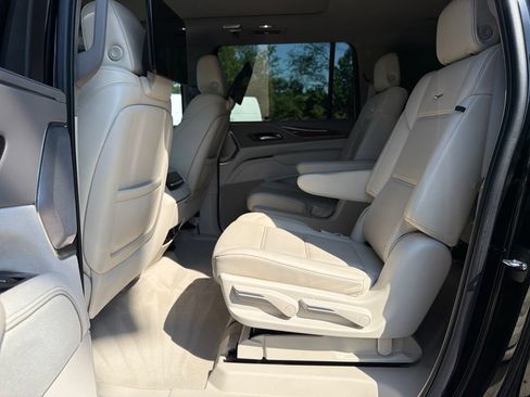 Certified 2024 Cadillac Escalade ESV Sport Platinum w/ LPO, ONYX Package AWD/4WD image 11