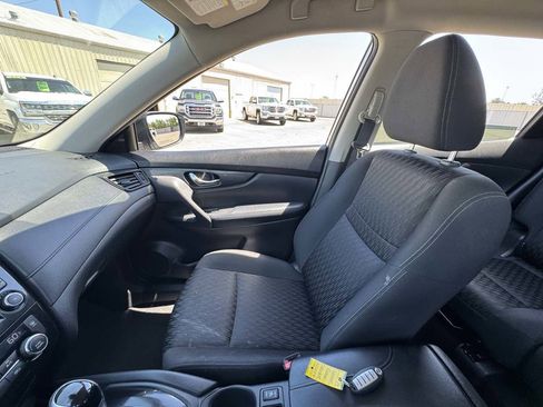 Used 2019 Nissan Rogue SV FWD image 32
