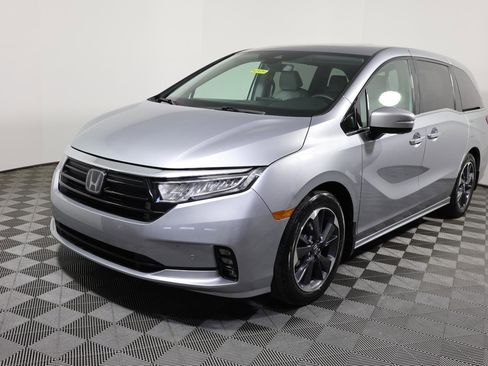 Used 2022 Honda Odyssey Elite image 2