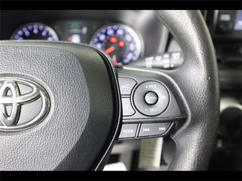 Used 2019 Toyota RAV4 LE image 20