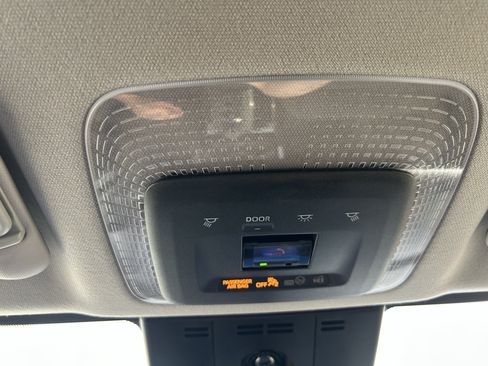 Used 2024 Toyota Prius LE FWD image 30