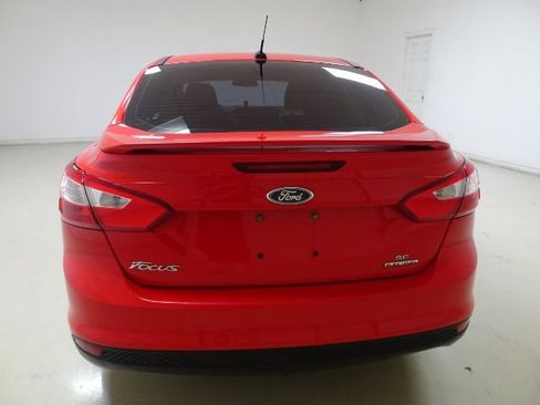 Used 2014 Ford Focus SE w/ SE Sport Package image 5