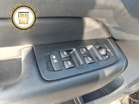 Used 2024 Volvo XC60 B5 Plus image 11