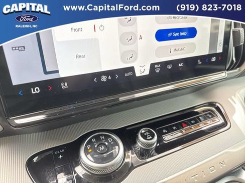Certified 2025 Ford Expedition Active AWD/4WD image 30
