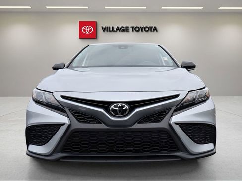 Certified 2022 Toyota Camry SE w/ Convenience Package image 8