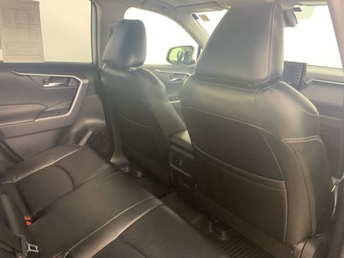 Used 2022 Toyota RAV4 XLE image 28