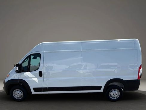 Used 2025 RAM ProMaster 2500 w/ Convenience Group FWD image 3