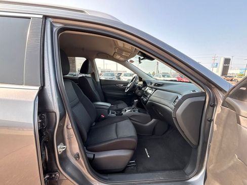 Used 2020 Nissan Rogue SV AWD/4WD image 35