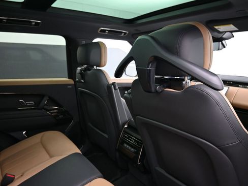 Used 2023 Land Rover Range Rover Sport SE Dynamic image 7