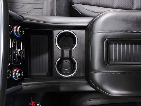 Used 2023 GMC Yukon SLE image 17