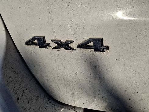 Used 2017 Jeep Grand Cherokee Limited w/ Luxury Group II image 9