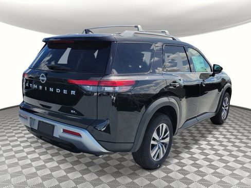New 2025 Nissan Pathfinder SL image 4