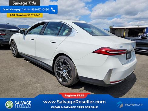 Used 2024 BMW i5 eDrive40i w/ Premium Package RWD image 3