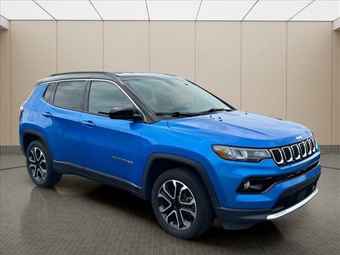 Used 2024 Jeep Compass Limited AWD/4WD image 2