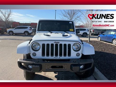 Used 2016 Jeep Wrangler Unlimited Sahara AWD/4WD image 3