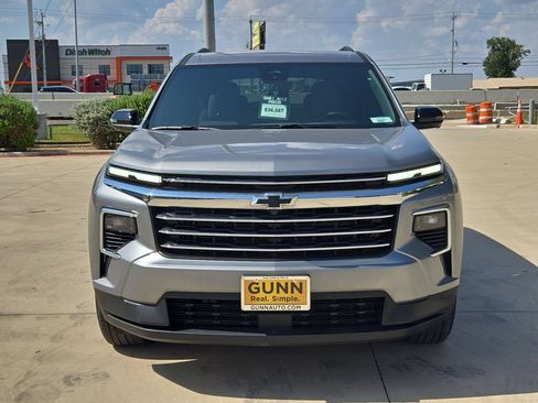 Certified 2026 Chevrolet Traverse LT w/ Driver Confidence Package FWD image 8