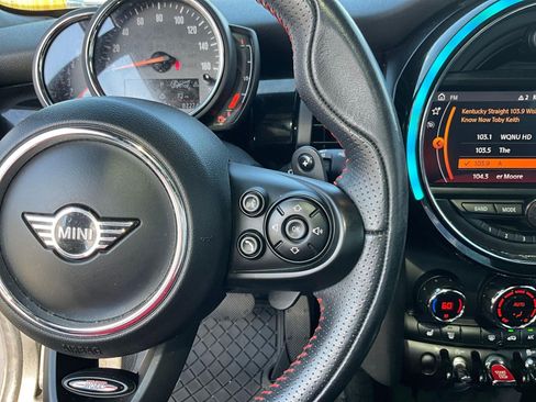Used 2019 MINI Cooper S w/ Signature Upholstery Package FWD image 11
