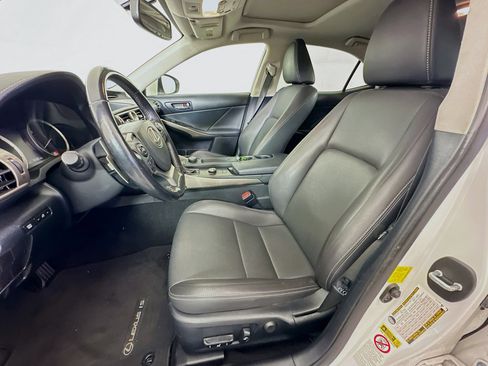 Used 2016 Lexus IS 200t RWD image 13