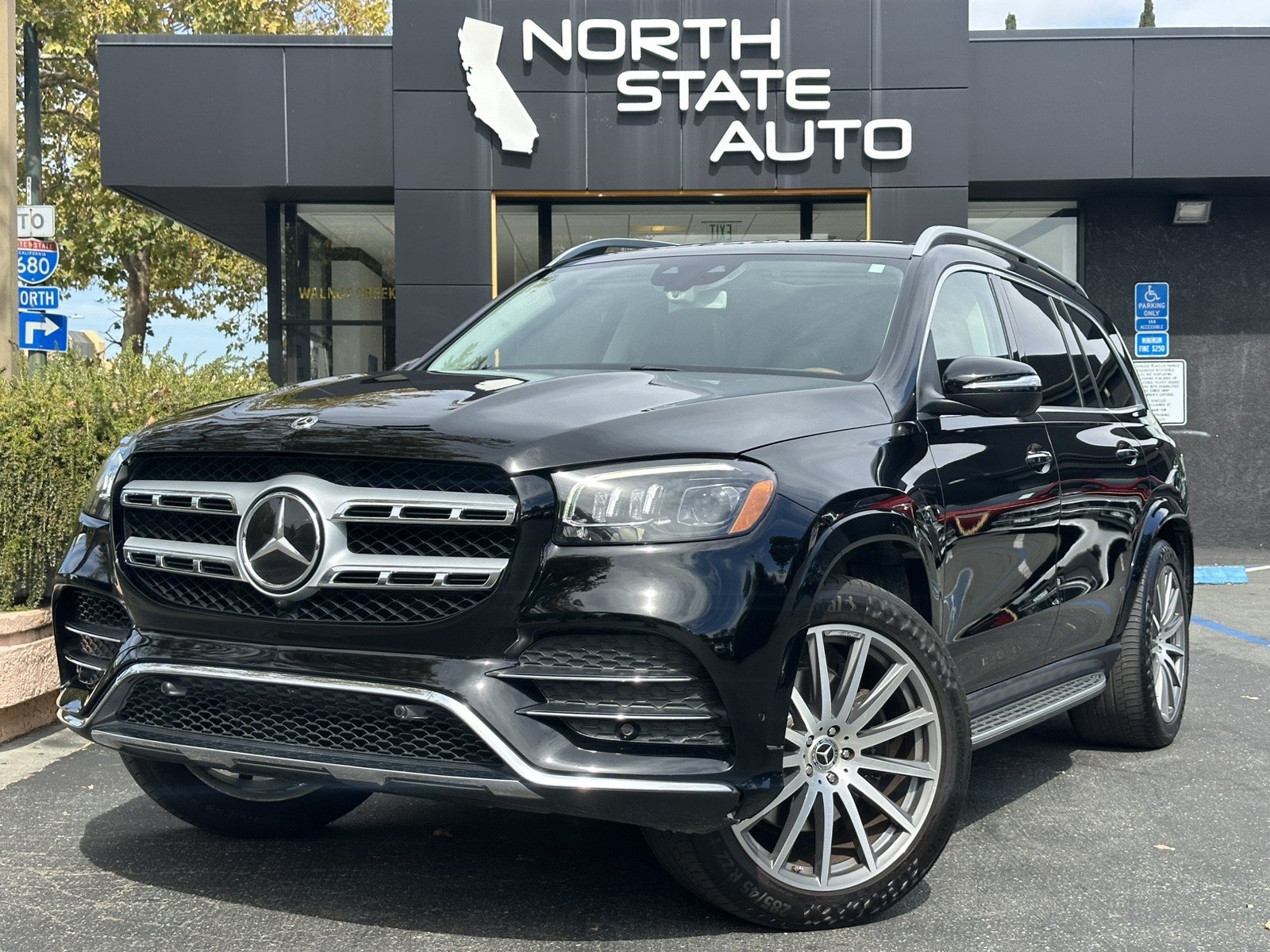 Used 2020 Mercedes-Benz GLS 580 4MATIC image 2