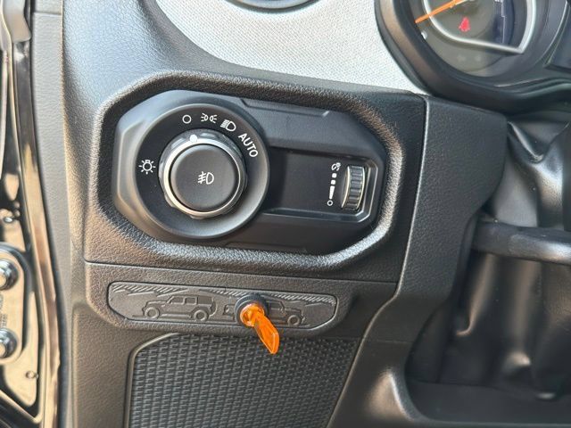 Used 2024 Jeep Wrangler Unlimited Sport AWD/4WD image 29