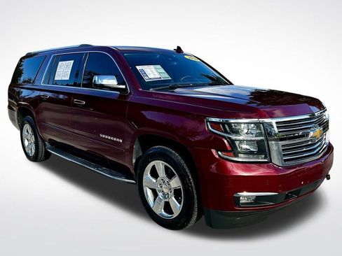 Used 2020 Chevrolet Suburban Premier image 3