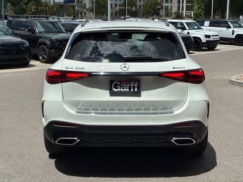 Used 2023 Mercedes-Benz GLC 300 4MATIC image 4