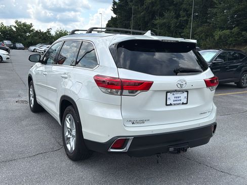 Used 2019 Toyota Highlander Limited AWD/4WD image 9