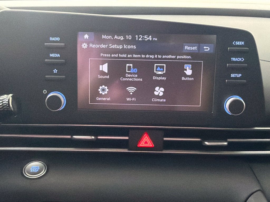 Certified 2025 Hyundai Elantra Hybrid FWD image 16
