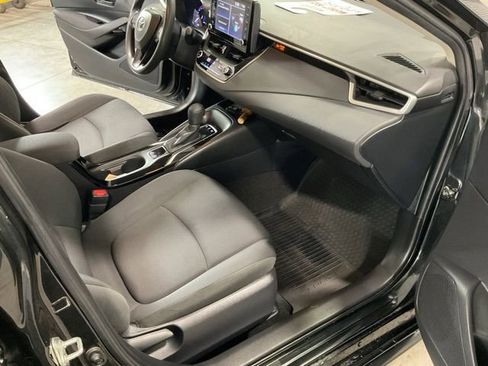 Used 2022 Toyota Corolla LE FWD image 19