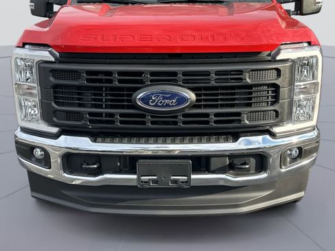 New 2026 Ford F250 XL w/ XL Chrome Package image 38