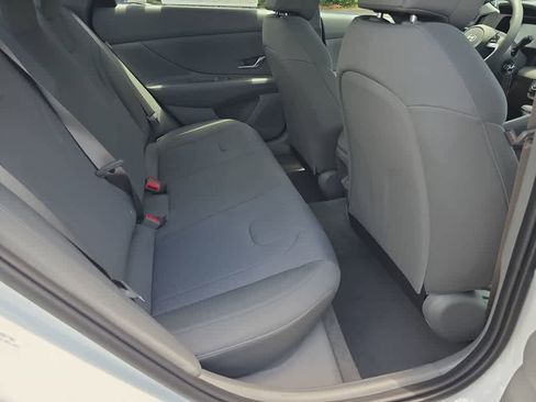 New 2026 Hyundai Elantra SE FWD image 21