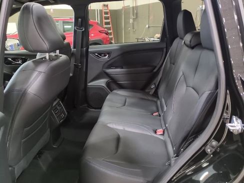 Certified 2025 Subaru Forester Limited image 18