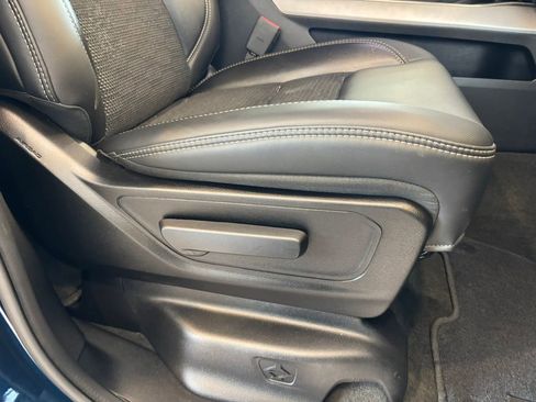 Used 2020 RAM 1500 Sport w/ Level 2 Equipment Goup w/2_L AWD/4WD image 23