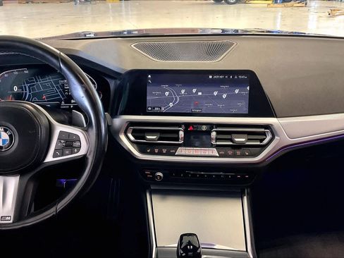Certified 2022 BMW 330i Sedan w/ M Sport Package image 6
