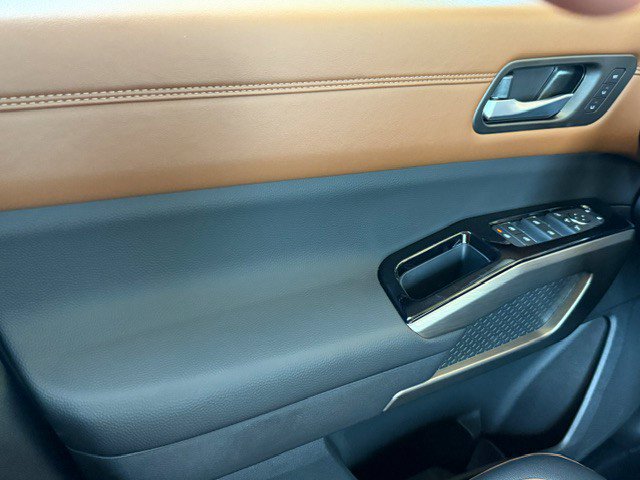 Certified 2025 Nissan Pathfinder Platinum AWD/4WD image 41
