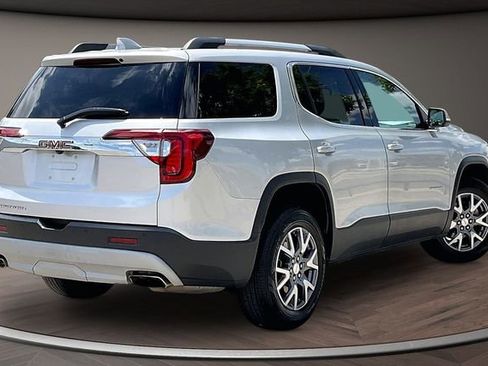 Used 2020 GMC Acadia SLT FWD image 2
