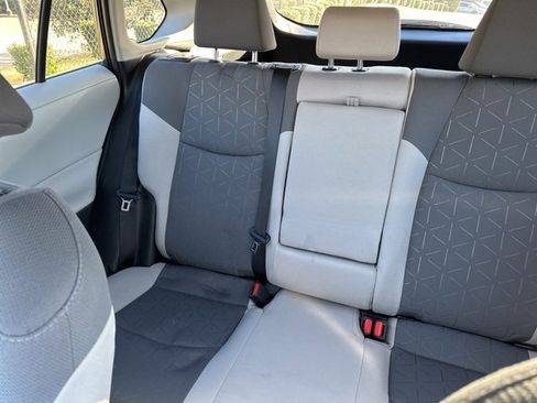 Used 2022 Toyota RAV4 XLE image 4