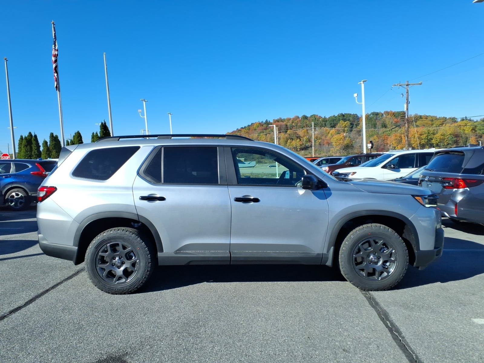 New 2026 Honda Pilot TrailSport image 2