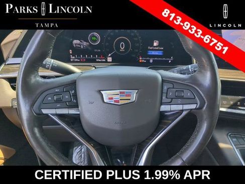 Used 2022 Cadillac Escalade Premium Luxury AWD/4WD image 32