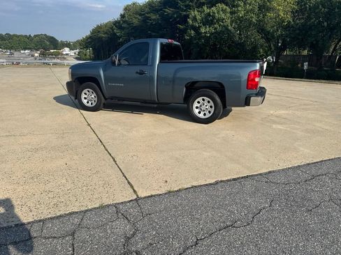 Used 2011 Chevrolet Silverado 1500 W/T RWD image 13