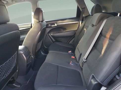 Used 2015 Kia Sorento LX FWD image 7