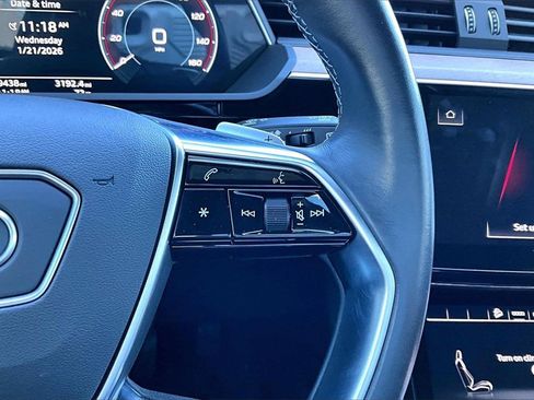 Used 2024 Audi Q8 e-tron Premium Plus image 25