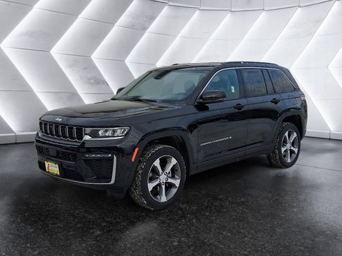 New 2026 Jeep Grand Cherokee Limited image 2
